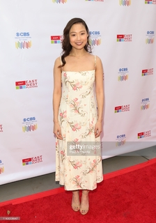 Krista Marie Yu feet photo 4