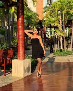 Kristal Silva feet photo thumbnail