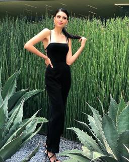 Kristal Silva feet photo thumbnail