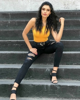 Kristal Silva feet photo thumbnail