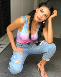 Kristal Silva feet photo thumbnail