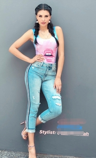 Kristal Silva feet photo thumbnail