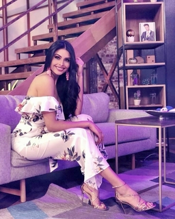 Kristal Silva feet photo thumbnail