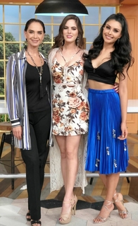 Kristal Silva feet photo thumbnail