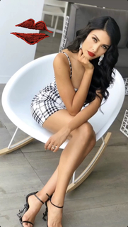 Kristal Silva feet photo thumbnail