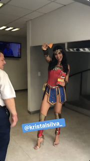 Kristal Silva feet photo thumbnail