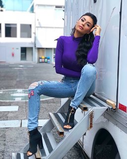 Kristal Silva feet photo thumbnail