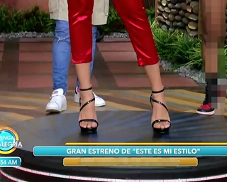 Kristal Silva feet photo thumbnail