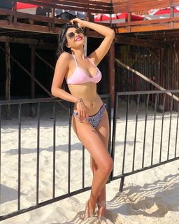 Kristal Silva feet photo thumbnail