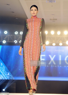 Kristal Silva feet photo thumbnail