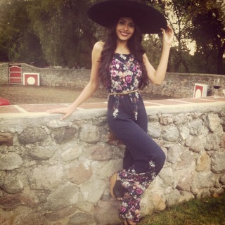 Kristal Silva feet photo thumbnail