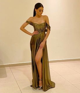 Kristal Silva feet photo thumbnail