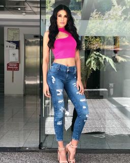 Kristal Silva feet photo thumbnail