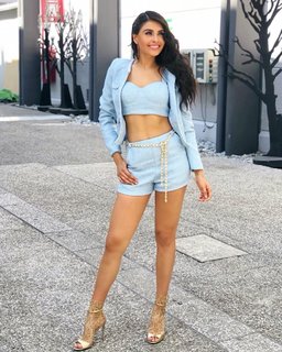 Kristal Silva feet photo thumbnail