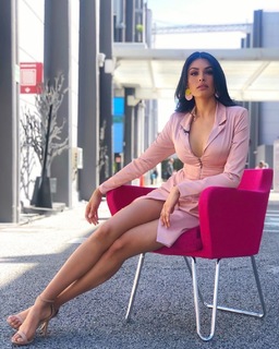 Kristal Silva feet photo thumbnail