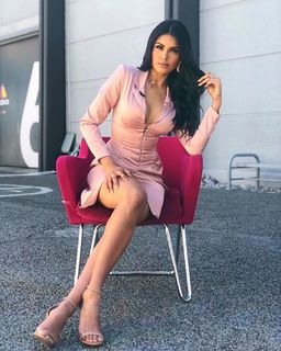 Kristal Silva feet photo thumbnail