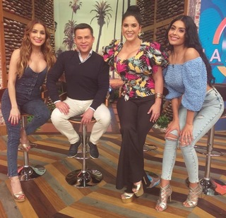 Kristal Silva feet photo thumbnail