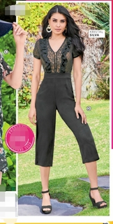 Kristal Silva feet photo thumbnail