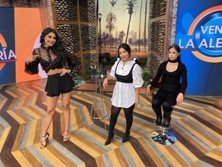 Kristal Silva feet photo thumbnail