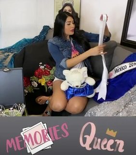 Kristal Silva feet photo thumbnail