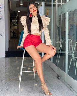 Kristal Silva feet photo thumbnail