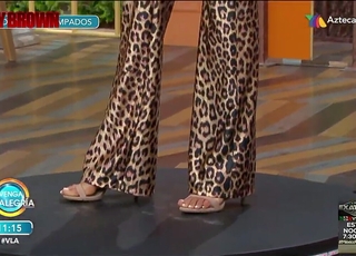 Kristal Silva feet photo thumbnail