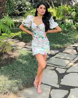 Kristal Silva feet photo thumbnail