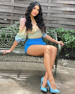 Kristal Silva feet photo thumbnail