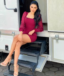 Kristal Silva feet photo thumbnail