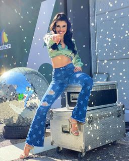 Kristal Silva feet photo thumbnail