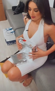 Kristal Silva feet photo thumbnail