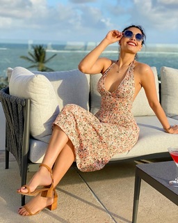 Kristal Silva feet photo thumbnail