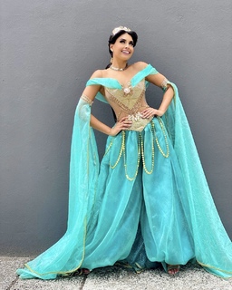 Kristal Silva feet photo thumbnail