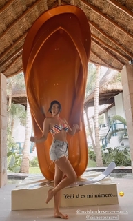 Kristal Silva feet photo thumbnail