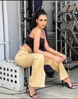 Kristal Silva feet photo thumbnail