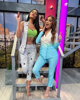 Kristal Silva feet photo thumbnail