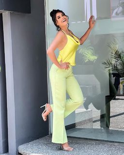 Kristal Silva feet photo thumbnail