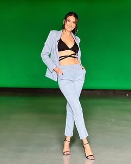 Kristal Silva feet photo thumbnail