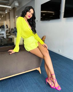 Kristal Silva feet photo thumbnail