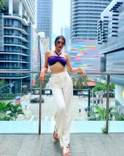 Kristal Silva feet photo thumbnail