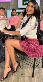 Kristal Silva feet photo thumbnail