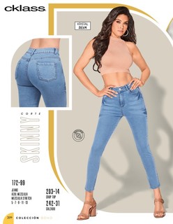 Kristal Silva feet photo thumbnail