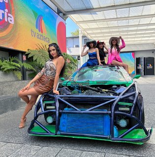 Kristal Silva feet photo thumbnail