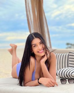 Kristal Silva feet photo thumbnail