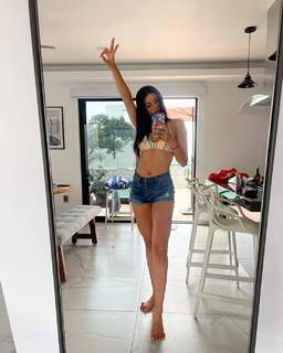 Kristal Silva feet photo thumbnail