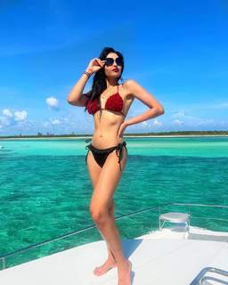 Kristal Silva feet photo thumbnail