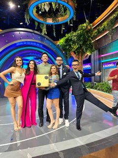 Kristal Silva feet photo thumbnail