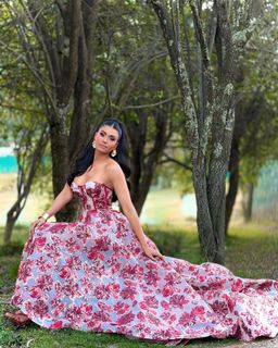 Kristal Silva feet photo thumbnail