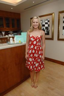 Kristen Bell feet photo thumbnail