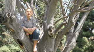 Kristen Bell feet photo thumbnail